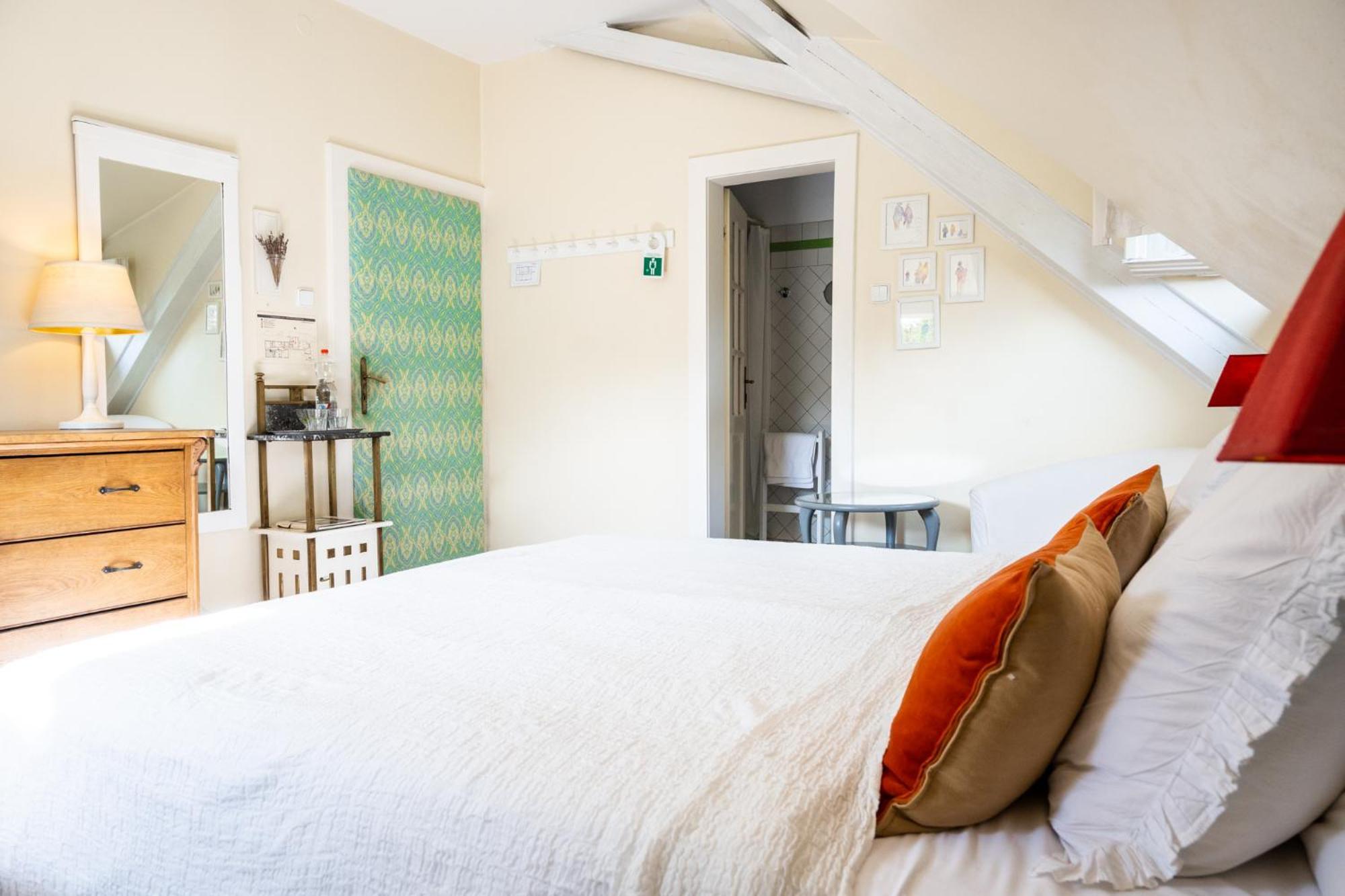 Family Hotel Okoř מראה חיצוני תמונה
