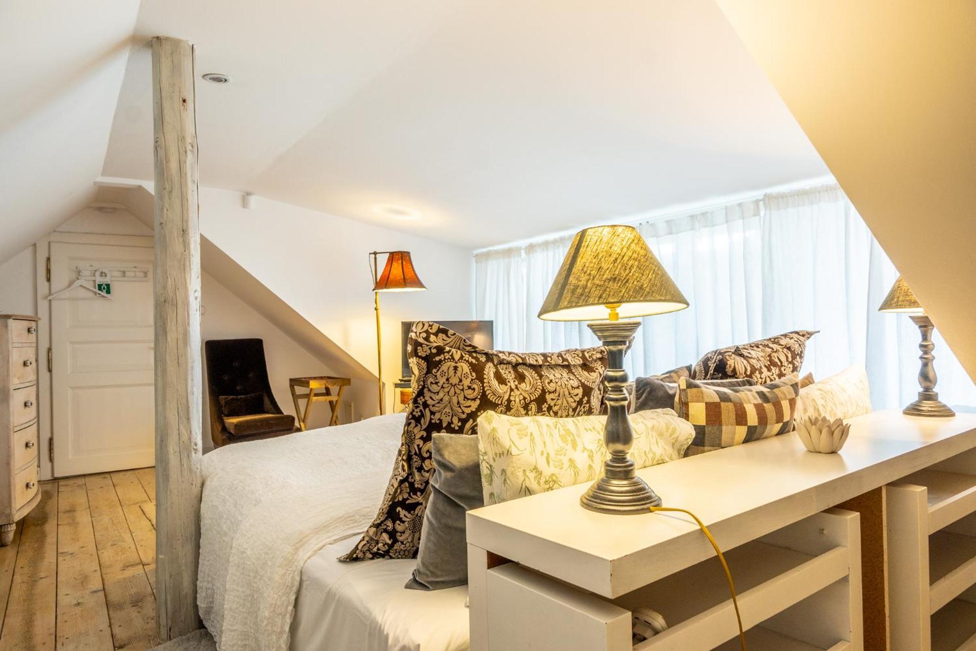 Family Hotel Okoř מראה חיצוני תמונה
