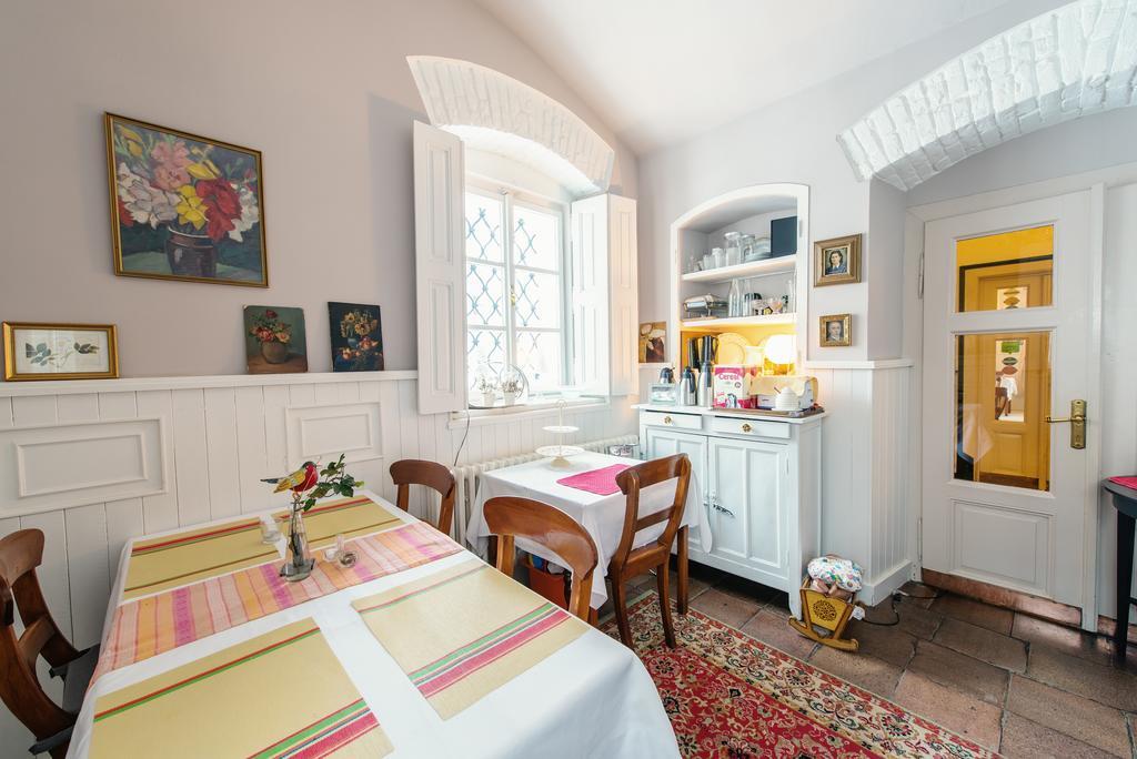 Family Hotel Okoř מראה חיצוני תמונה
