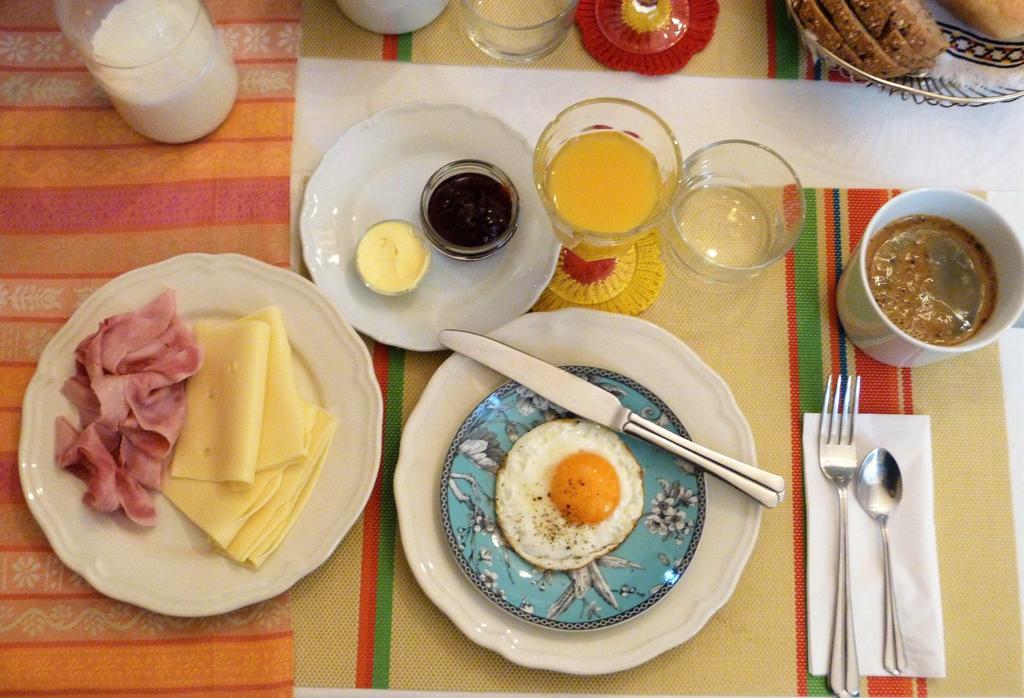 Family Hotel Okoř מראה חיצוני תמונה
